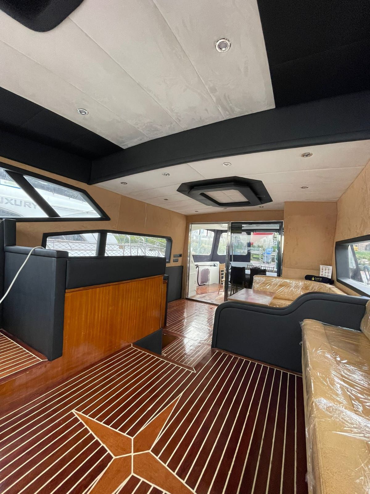 İstanbul Boğazı VIP Lüks Yat Kiralama 18 Metre Dış Görünüm Astor Yachts